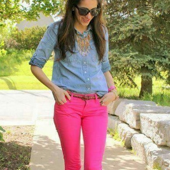 Profile Picture of Fernanda Alvarez (@fernandaalva728) on Poshmark