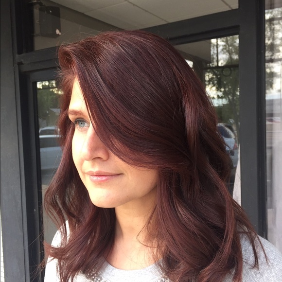 Profile Picture of Amanda Stolee (@astolee) on Poshmark