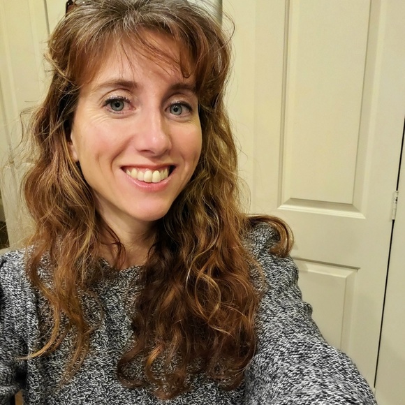 Profile Picture of Jessica Nunemaker (@littlein) on Poshmark