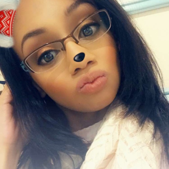 Profile Picture of Meshawn Burks (@mburkss) on Poshmark