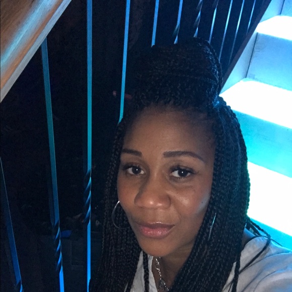 Profile Picture of Char Cooper (@charcooper) on Poshmark