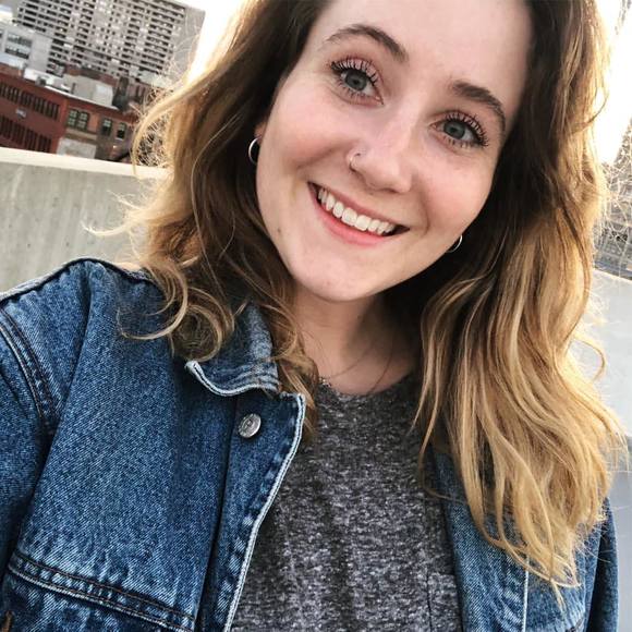 Profile Picture of Ali Wilczak (@aliwilczak) on Poshmark