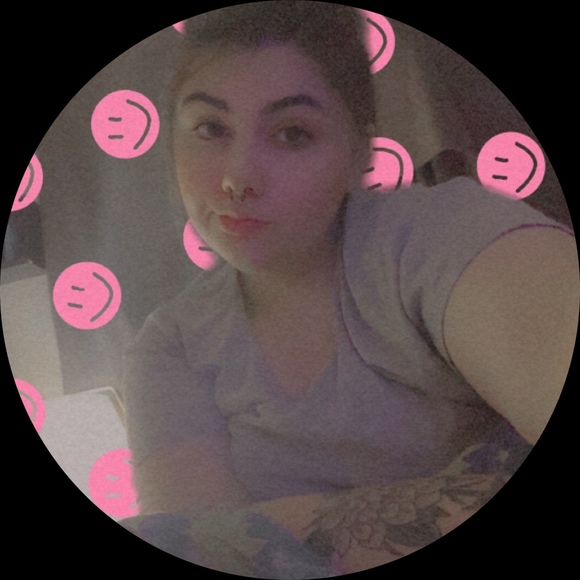 Profile Picture of Dahlia Persephone (@muffin622) on Poshmark