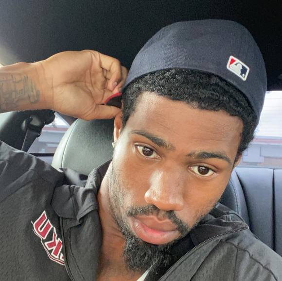 Profile Picture of Donte Howard (@dhoward1996) on Poshmark