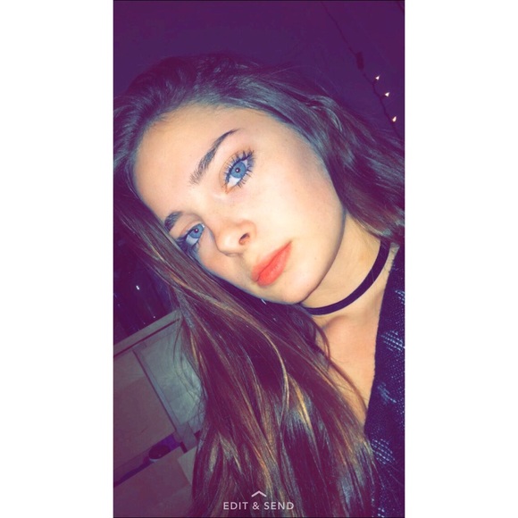 Profile Picture of Noelle Winslade (@noellenicolle) on Poshmark