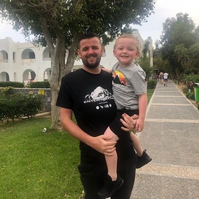 Profile Picture of John Anderson (@johnando09) on Twitter