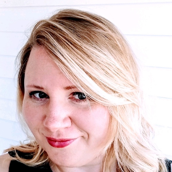 Profile Picture of Joleen Dreyer (@jldreyer4) on Poshmark