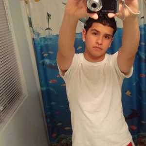 Profile Picture of Alvaro Ceballos (@colombiano90) on Myspace