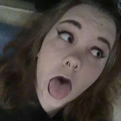 Profile Picture of Rachel (@WisteriaNull) on Twitter