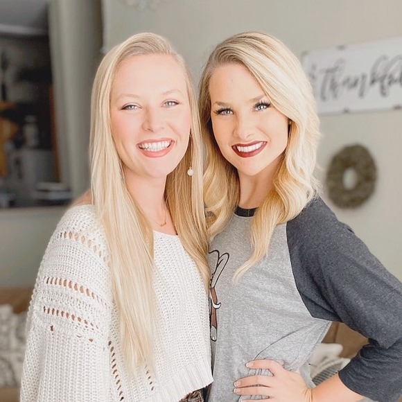 Profile Picture of Amanda Toler (@atoler96) on Poshmark