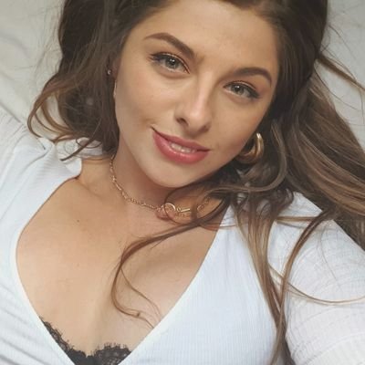 Profile Picture of Olivia Smith (@OliviaaBeatrice) on Twitter