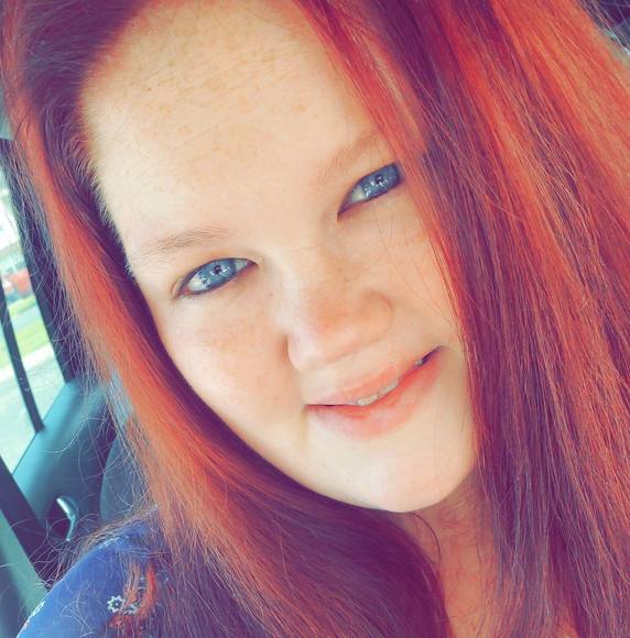 Profile Picture of Alisha Travis (@alishaolcott) on Poshmark