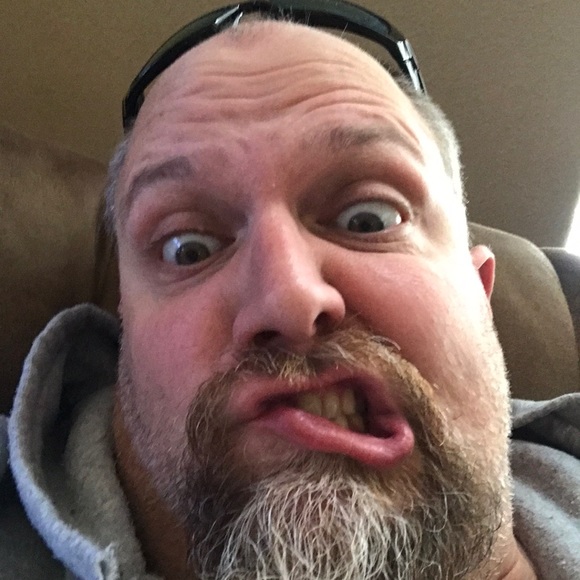 Profile Picture of Adam Loucks (@aloucks) on Poshmark