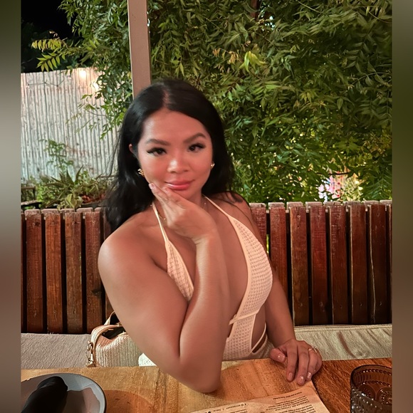 Profile Picture of Maria Platon (@mariaplt) on Poshmark