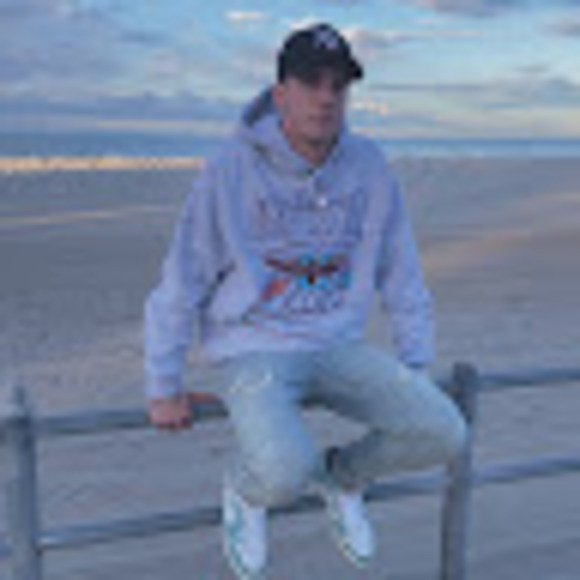 Profile Picture of Kyler Haines (@haineskyler) on Poshmark