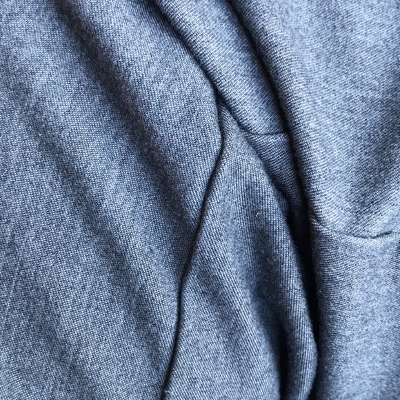 Profile Picture of Tu Lai (@tunghilai) on Poshmark