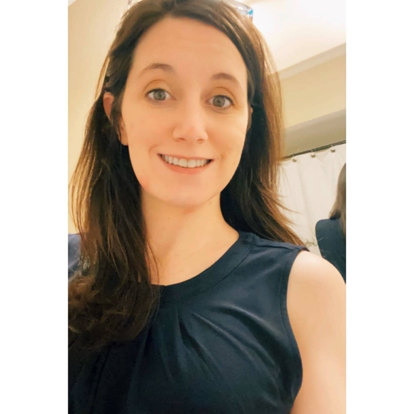 Profile Picture of Torie Parker (@vic_parker) on Poshmark
