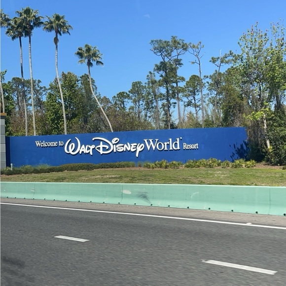 Profile Picture of Maddie Pondillo (@pondillomaddie) on Poshmark