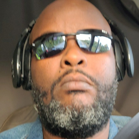 Paul Kieru - Poshmark Profile Picture of Paul Kieru (@mrefu) on Poshmark