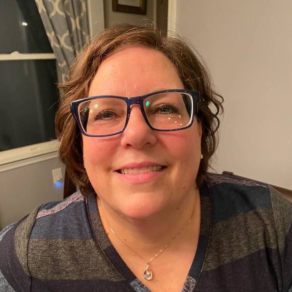 Profile Picture of Jodi Stuart (@jodistuart) on Poshmark