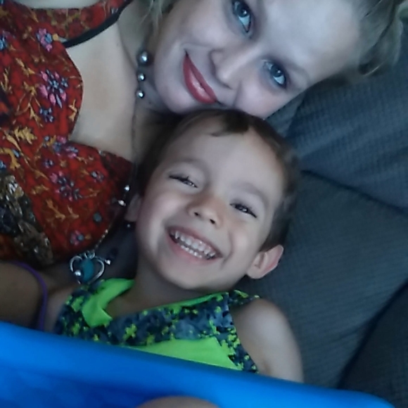 Profile Picture of Alexys Marie (@alexysmarie98) on Poshmark