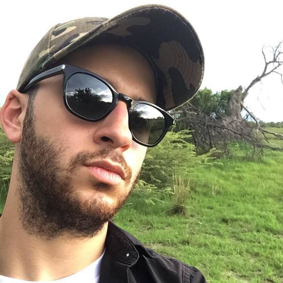 Profile Picture of Samuel Scheinman (@ses288702) on Poshmark