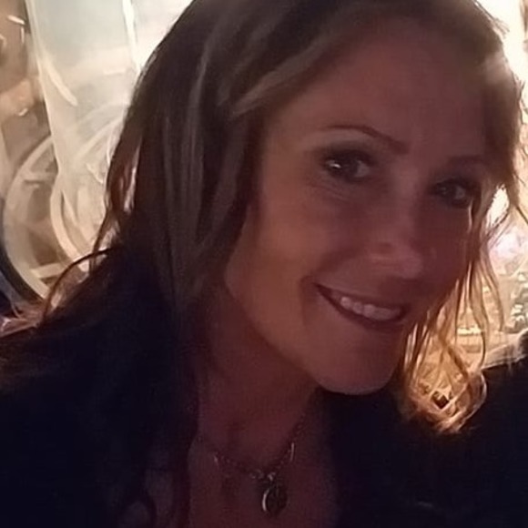 Profile Picture of Melissa Drexler (@drexlermelissa1) on Poshmark