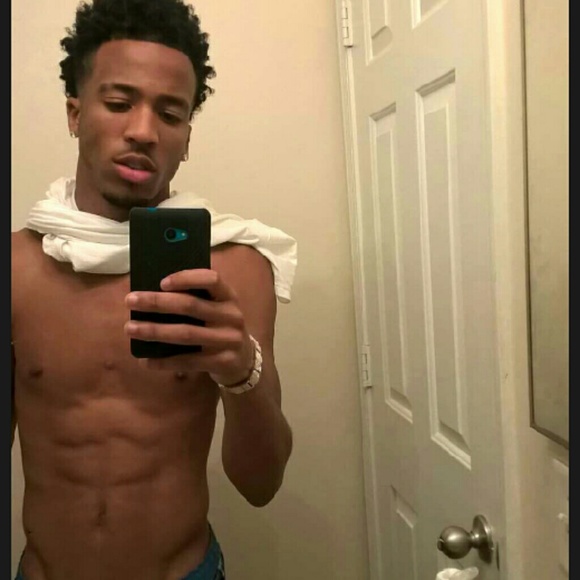 Profile Picture of Darryl Parker (@darryl24) on Poshmark