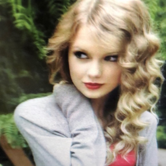 Profile Picture of Karl Olson (@clarissaham136) on Poshmark