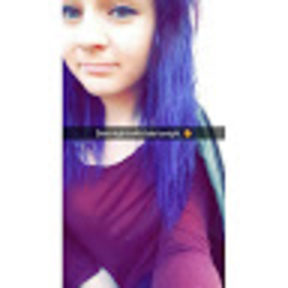 Profile Picture of Alex Moos (@duckinvader) on Poshmark
