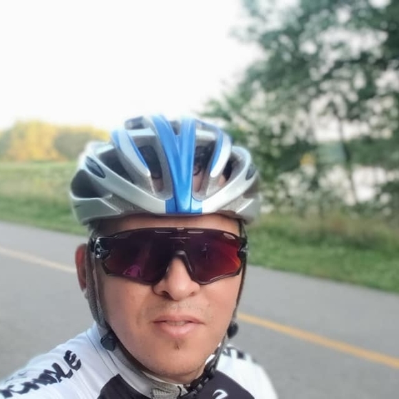 Profile Picture of Carlos Guadalupe (@carlosguadalupe) on Poshmark