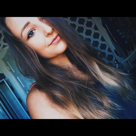 Profile Picture of Hanna Vaslet (@hannavaslet) on Poshmark