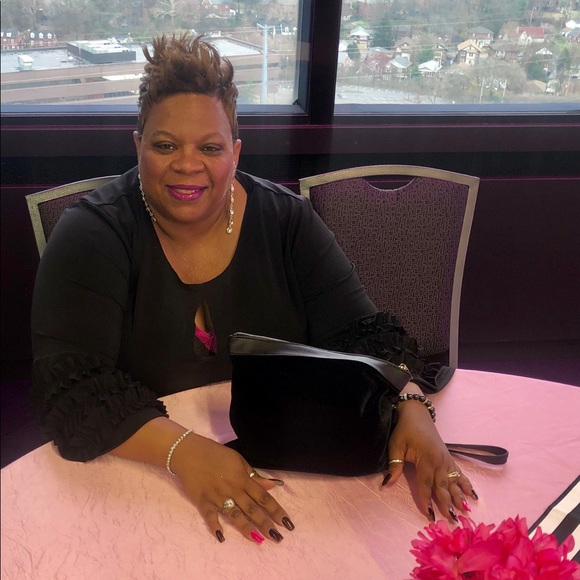 Profile Picture of Stacey Wright (@sdwrigh1) on Poshmark