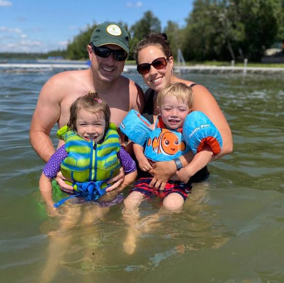 Profile Picture of Vanessa Rathgeber (@flowerpower_002) on Poshmark