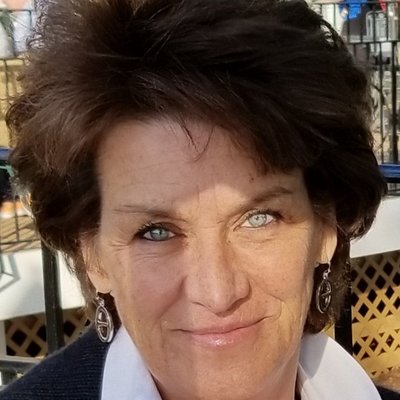 Profile Picture of Danielle Pilon (@DanniMPilon) on Twitter