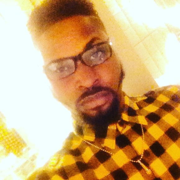 Profile Picture of Michael Keel (@mkeel23) on Poshmark