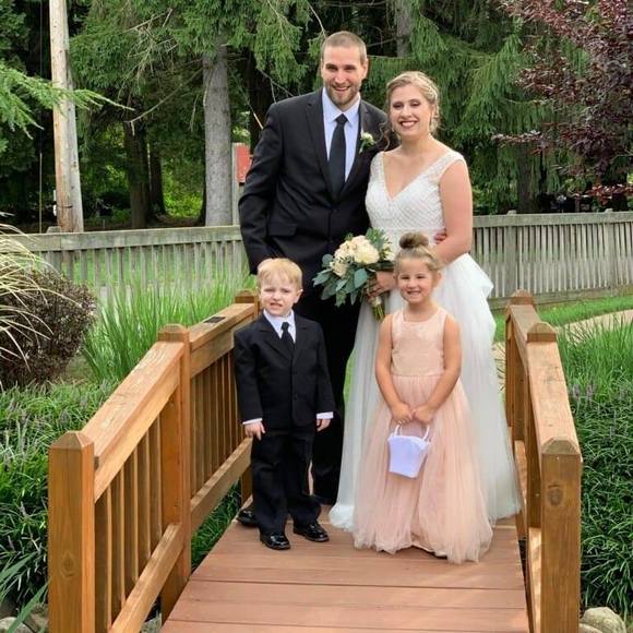 Profile Picture of Rachel Reimer (@rachreims) on Poshmark