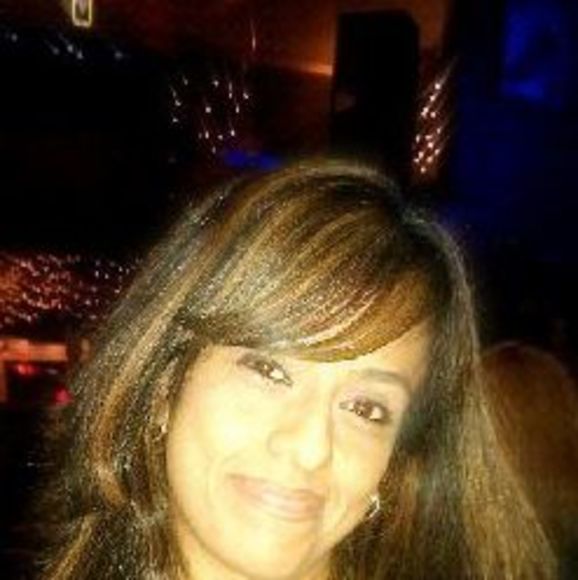 Profile Picture of Elizabeth Velasquez (@elizabethtj24) on Poshmark