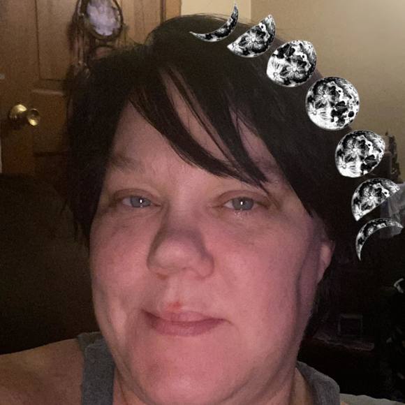 Profile Picture of Ronda Workman (@mrssunset2005) on Poshmark