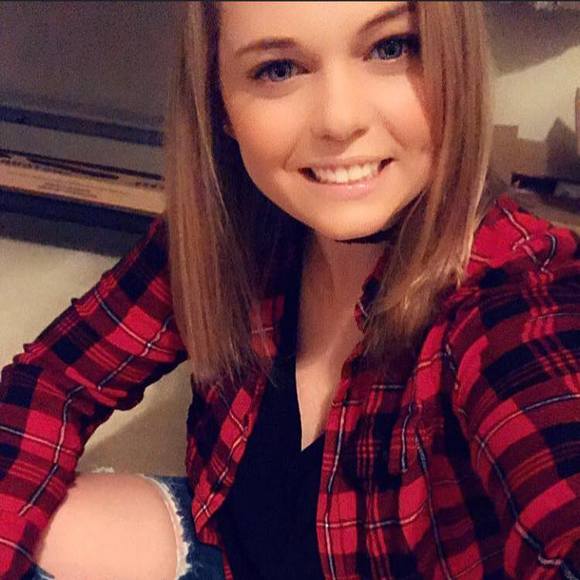 Profile Picture of Abby Dauscher (@ardausch25) on Poshmark