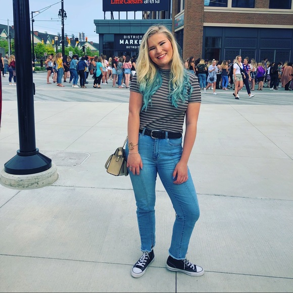 Profile Picture of Tara Dobric (@thdobric) on Poshmark