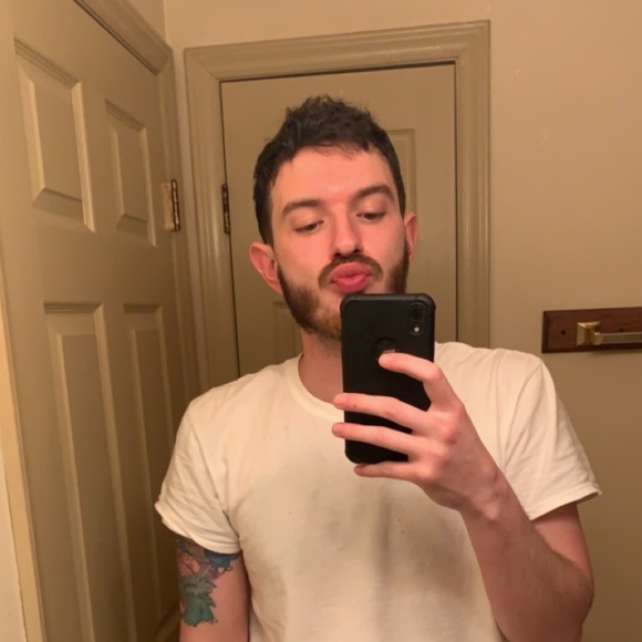 Profile Picture of Chris Sisiliano (@chrisliano) on Poshmark