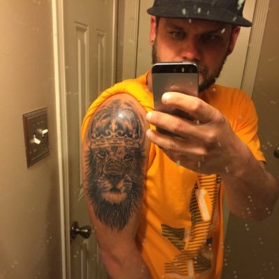 Profile Picture of Brow (@Myerschad79Chad) on Twitter