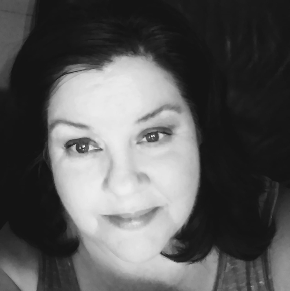 Profile Picture of Rachelle m Keenon (@rkeenon5) on Poshmark