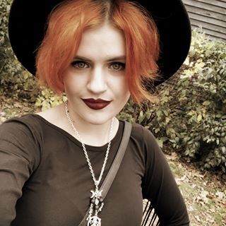 Profile Picture of Julia Brooks (@Julia-Brooks) on Facebook