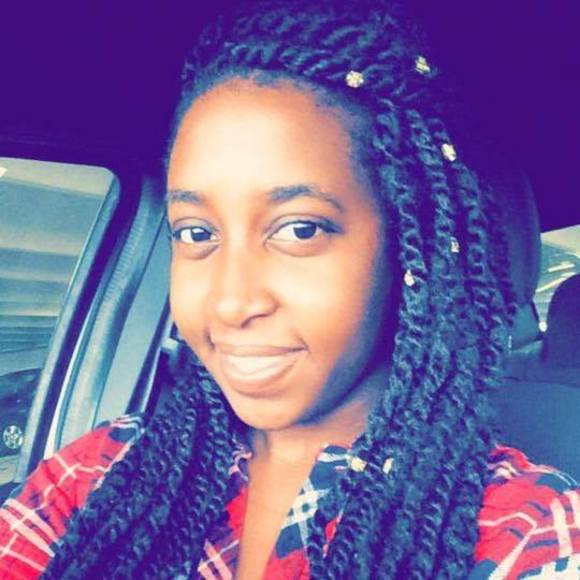 Profile Picture of Jamelia James (@jameliajames) on Poshmark