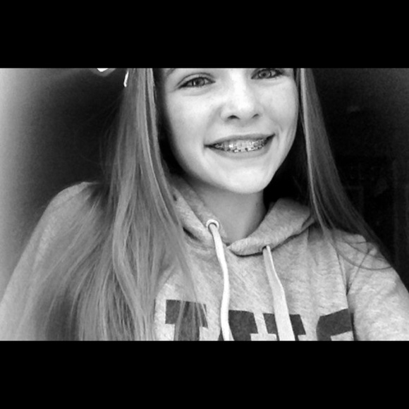 Profile Picture of Abby Tofteland (@abbytofteland) on Poshmark