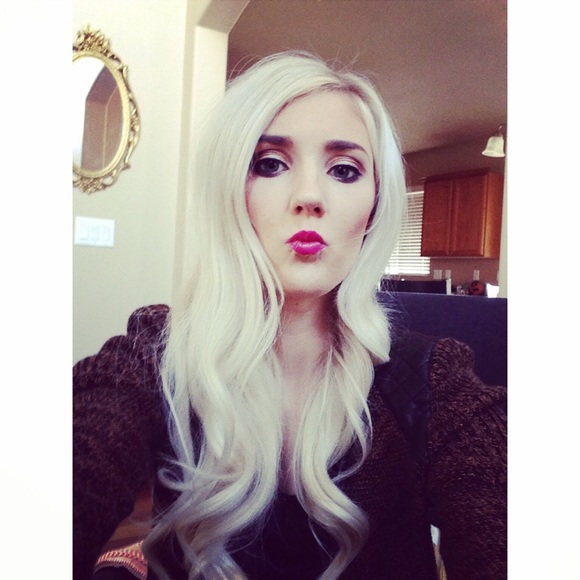 Profile Picture of Jamie Dayley (@jamiedayley) on Poshmark