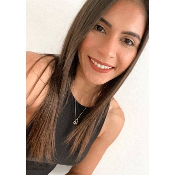 Profile Picture of Vanessa Capasso (@vanecapasso) on Poshmark