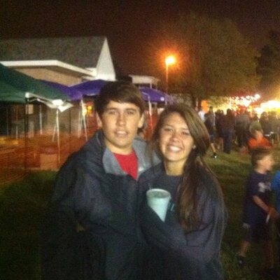 Profile Picture of Olivia Helm (@oliviahelm2) on Twitter